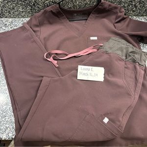 Chocolate brown medium petit